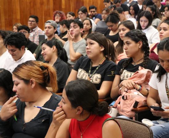 Conversan en el CUSur sobre el proceso electoral y la importancia del voto en las elecciones de 2024