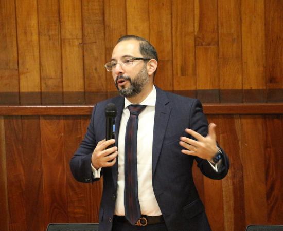 Imparten charla sobre aspectos legales que todo emprendedor debe saber