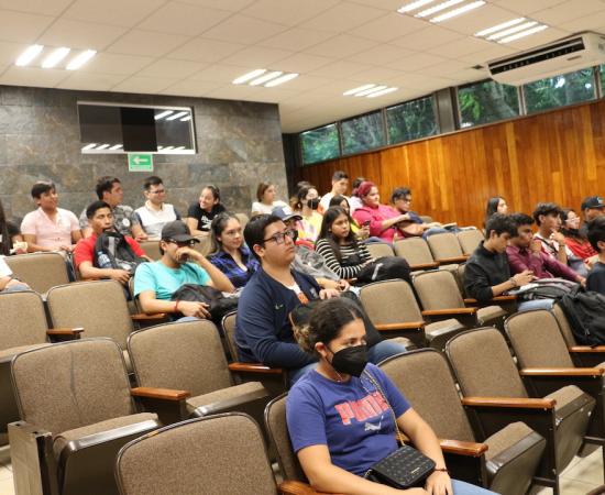 Imparten charla sobre aspectos legales que todo emprendedor debe saber