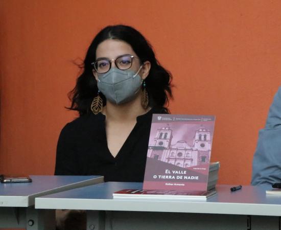 Se presenta El valle o tierra de nadie, libro de egresada de periodismo del CUSur