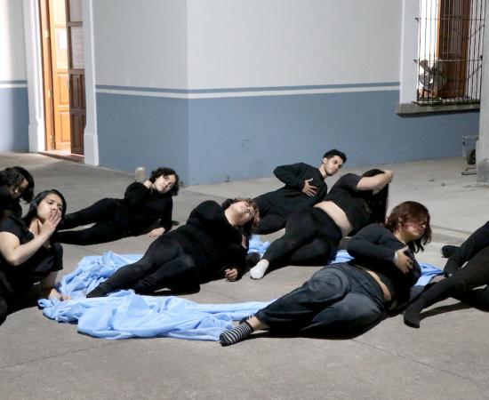 Estudiantes del CUSur celebran el Día Mundial de la Poesía