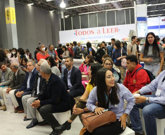 El libro sobre estilos de vida saludable del CUSur estuvo presente en la FIL
