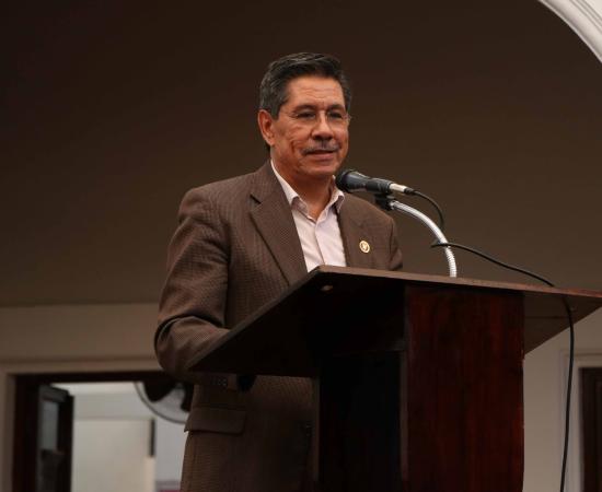 Reconocen a personal jubilado del CUSur por su dedicación y esfuerzo