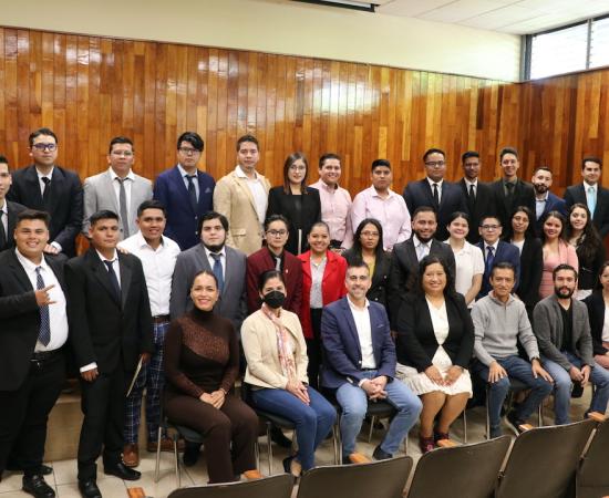 Reciben acta de titulación 28 egresados de Telemática del CUSur