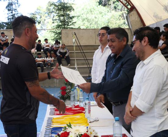 Primer Concurso de Escoltas de Bandera en la Licenciatura en Cultura Física y Deportes del CUSur