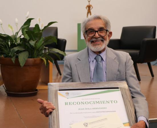 El CUSur rinde homenaje al escultor Juan Ávila