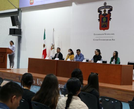 Estudiantes de Psicología realizan coloquio “Deconstruyendo una visión de género”