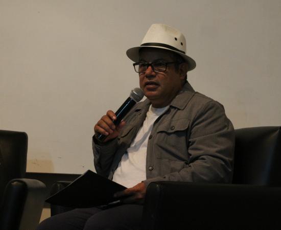 Óscar Villalvazo presenta su libro “Vivir la vida” en la Casa del Arte del CUSur