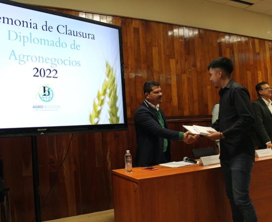 Concluyen actualización en agronegocios en el CUSur