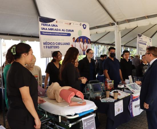 CUSur recibe a 1,260 estudiantes en la XXV Feria “Una Mirada al CUSur 2026"