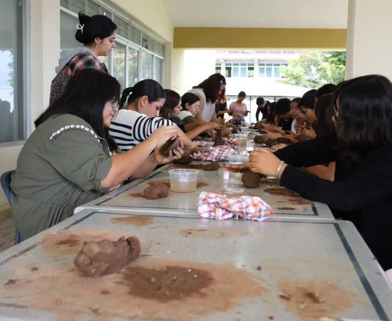 Se inauguró la cátedra de Letras Hispánicas con un análisis del ensayo mexicano
