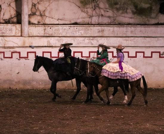 Charros del CUSur brillan en Tamazula en evento que celebra tradición y valores