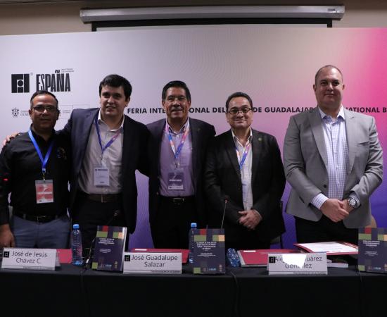Presentan en la FIL 2024 una obra que transforma la visión de los derechos humanos y el desarrollo social