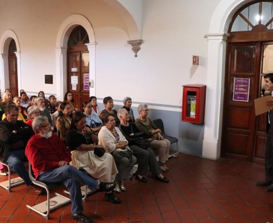 Adultos Mayores del SUAM del CUSur Concluyen el Ciclo 2024-B con Talento y Dedicación