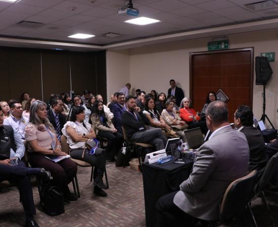 Presentan en la FIL 2024 una obra que transforma la visión de los derechos humanos y el desarrollo social