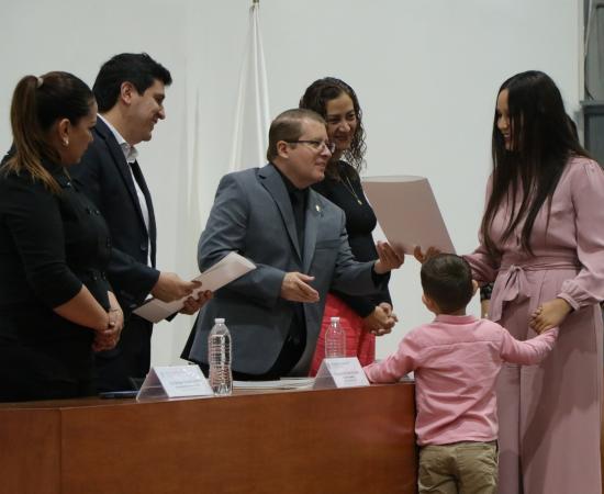 Se titulan 105 egresadas y egresados de la División de Ciencias de la Salud del CUSur