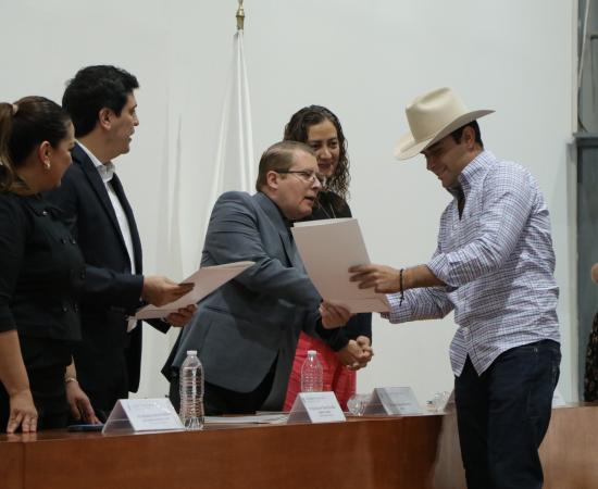 Se titulan 105 egresadas y egresados de la División de Ciencias de la Salud del CUSur