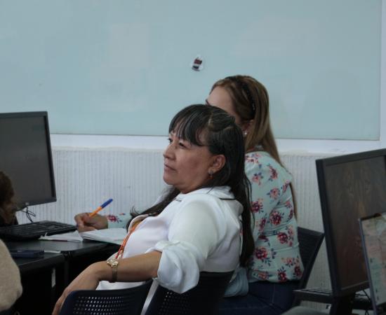 Realizan en CUSur taller sobre inteligencia artificial aplicada a la investigación
