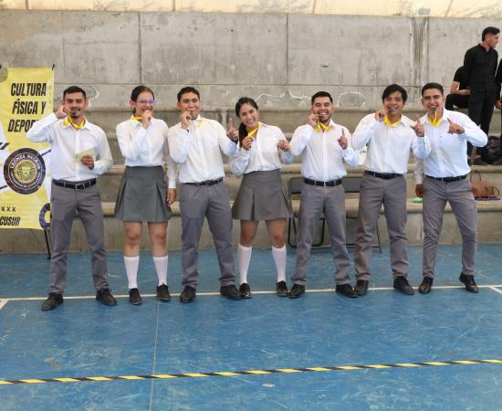 Primer Concurso de Escoltas de Bandera en la Licenciatura en Cultura Física y Deportes del CUSur