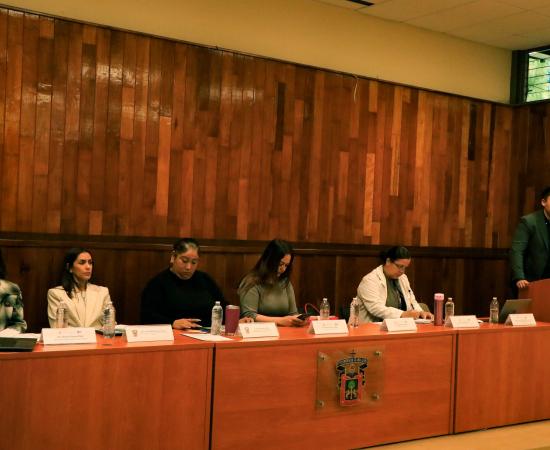 Estudiantes de Medicina del CUSur eligen plazas de servicio social