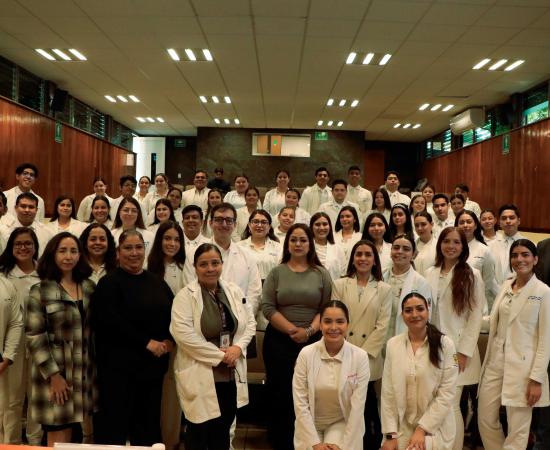 Estudiantes de Medicina del CUSur eligen plazas de servicio social