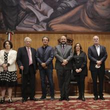 Juan Gabriel Vásquez gana el premio Vargas Llosa