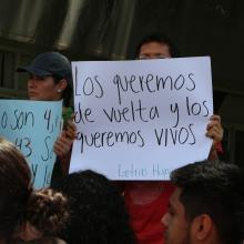 Foto 6. Nota Paran labores en protesta por desaparición de estudiantes