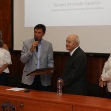 Foto 2. Nota Reconoce CUSur al Dr. Vicente Preciado Zacarías, Maestro Emérito de la UdeG