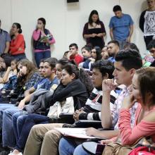 Vicente Preciado Zacarías dicta cátedra a estudiantes de Letras Hispánicas de CUSur
