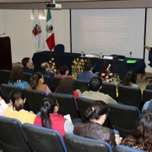 Foto 3. Dictan conferencia sobre la historia e identidad de la Universidad de Guadalajara