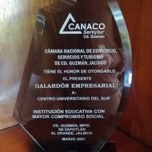 Entrega la CANACO Ciudad Guzmán galardón al CUSur por trabajo ante la pandemia