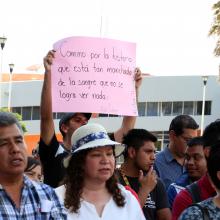 Foto 8. Nota Paran labores en protesta por desaparición de estudiantes