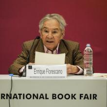 Foto 3. Nota Homenajean al historiador Enrique Florescano en la FIL