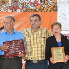 Foto 2. Nota Reconocen trayectoria de Salvador Velarde Magaña en inauguración de Feria de la Miel