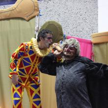 Gana La muerte alegre cuatro premios en festival teatral de Etzatlán
