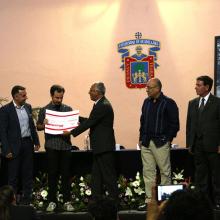 Foto 3. Nota Premian a Pedro Acuña, ganador del XV Concurso Nacional de Cuento Juan José Arreola