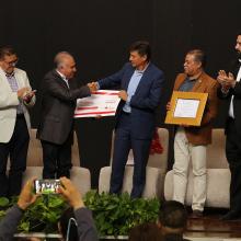 Foto 1. Nota Publio García Tello recibe premio de la II Bienal de Composición Rubén Fuentes 